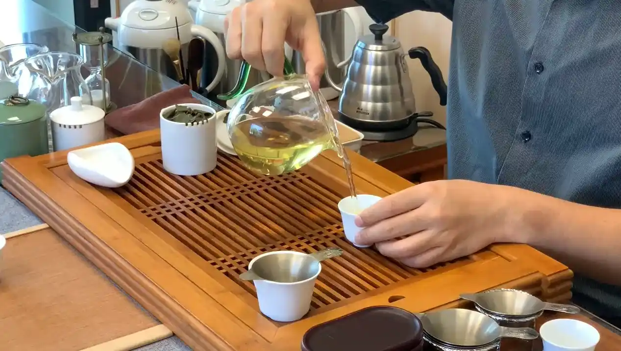 泡茶水溫控制 沸水注入茶壺｜禹松茶學